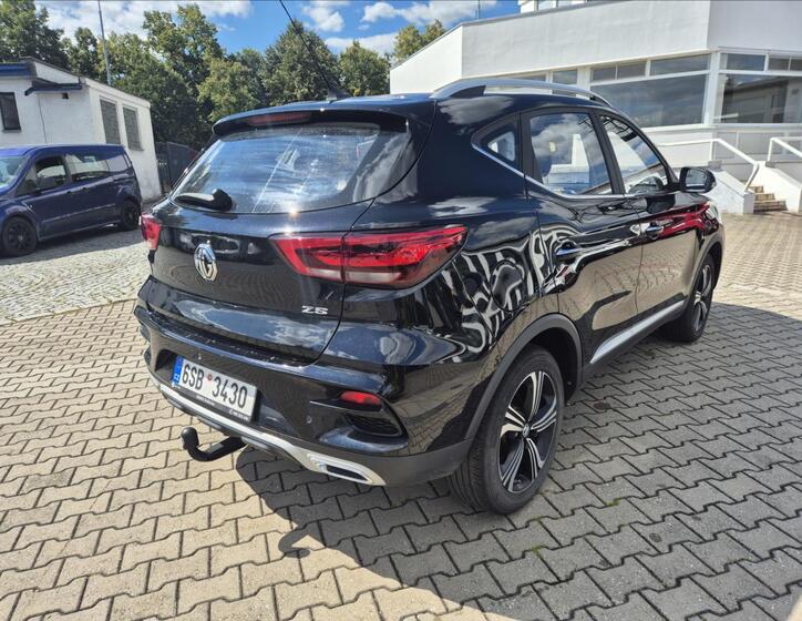 MG ZS 4
