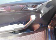 Volkswagen T-Roc SUV / Terénní 1,5 l 110 kw