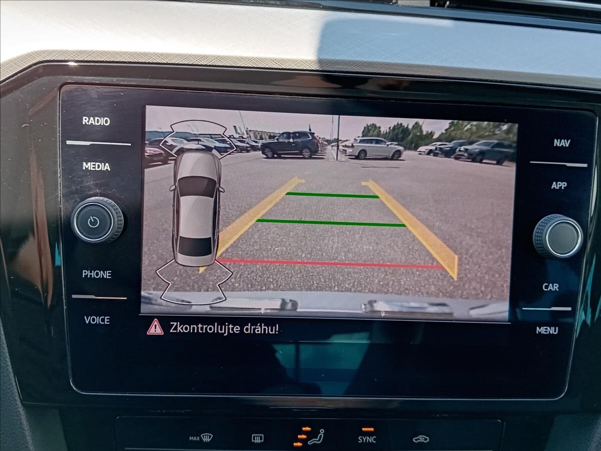 Volkswagen Passat Sedan / Limuzína 1,5 l 110 kw