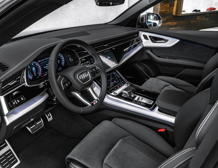 Audi Q8 SUV / Terénní 3,0 l 210 kw