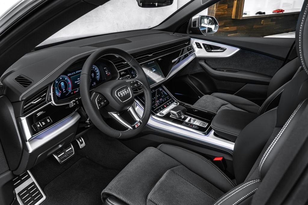 Audi Q8 SUV / Terénní 3,0 l 210 kw