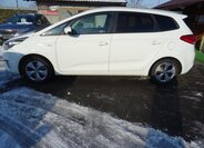 KIA Carens 6
