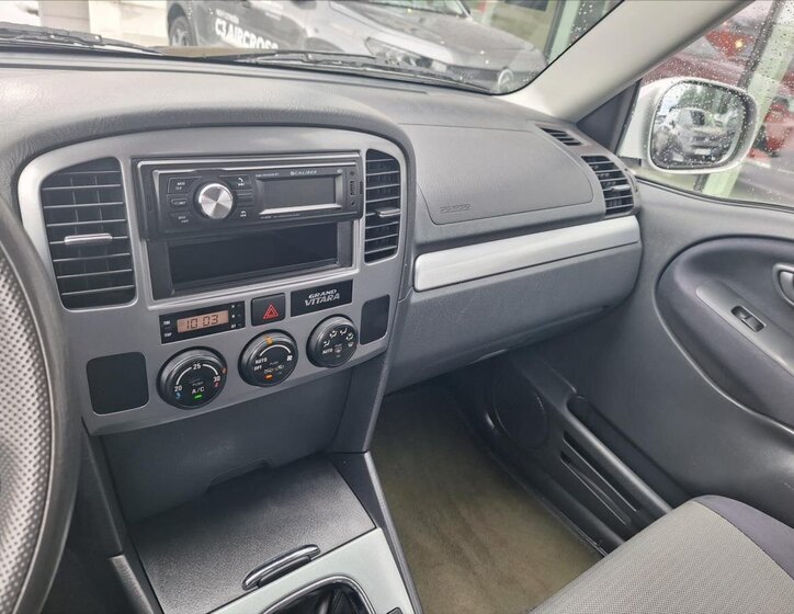 Suzuki Grand Vitara SUV / Terénní 2,0 l 94 kw