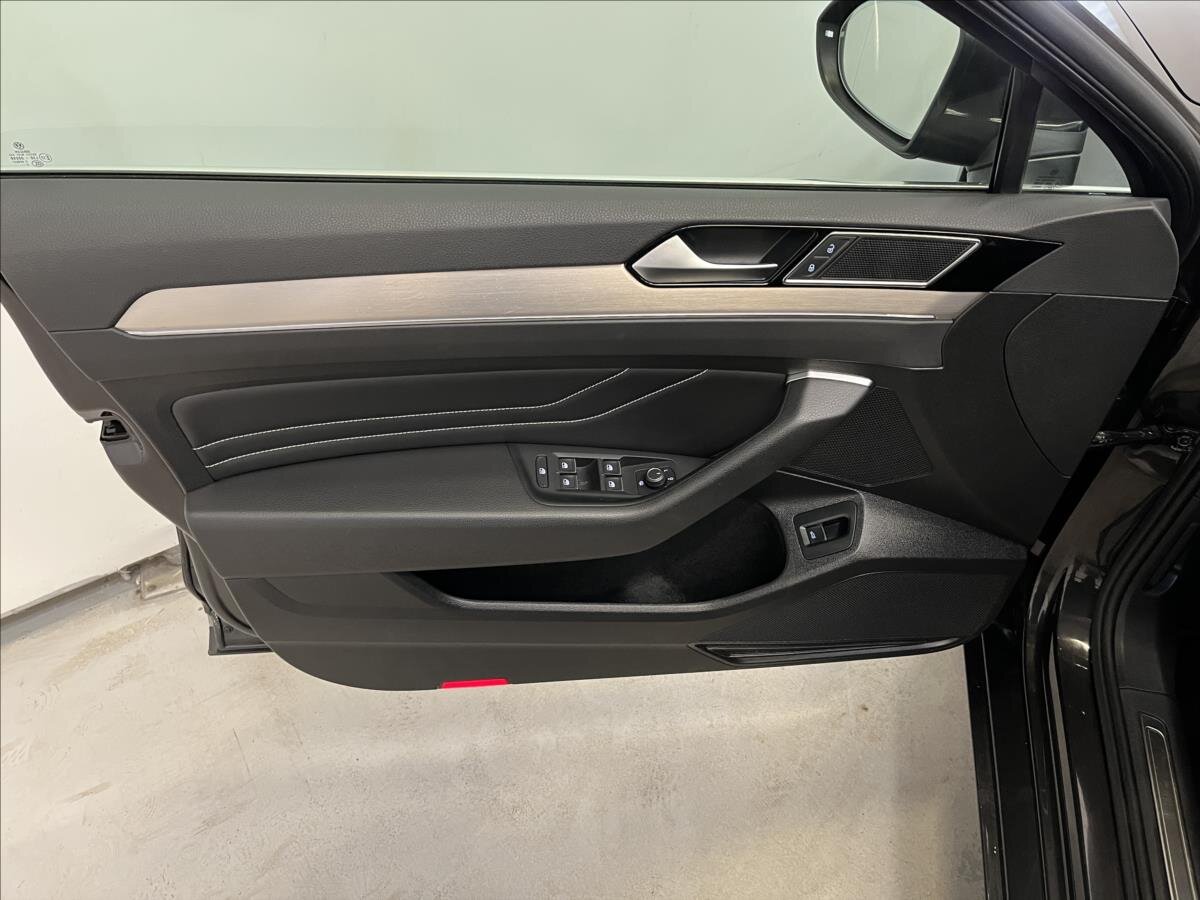 Volkswagen Passat Sedan 1,5 l 110 kw