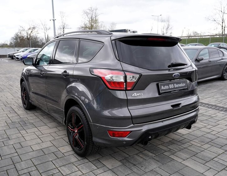 Ford Kuga SUV / Terénní 2,0 l 132 kw