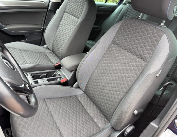 Volkswagen Golf Hatchback 999,0 85 kw