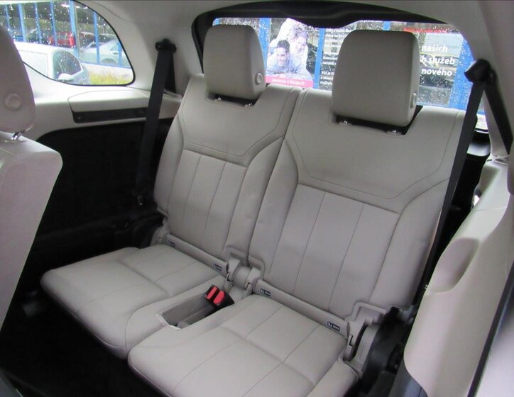 Land Rover Discovery 11