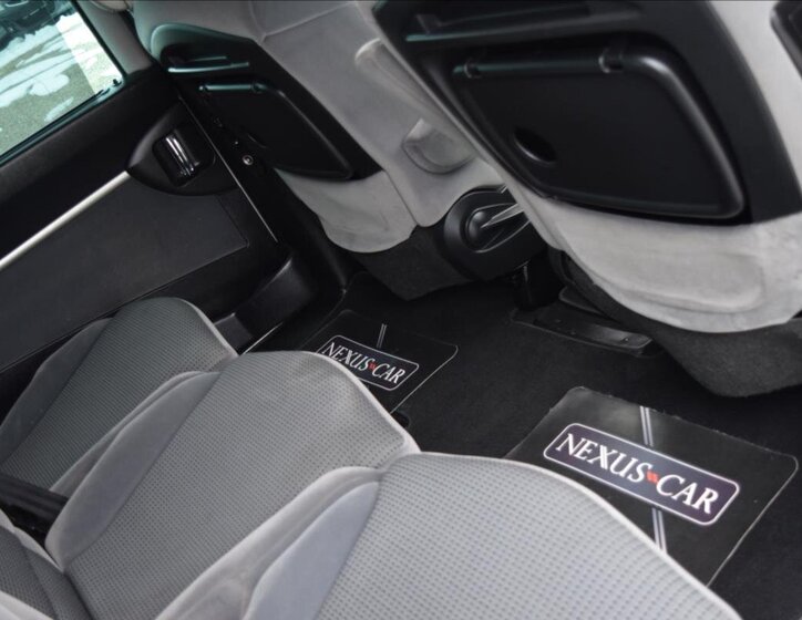 Peugeot 807 MPV 2,0 l 100 kw