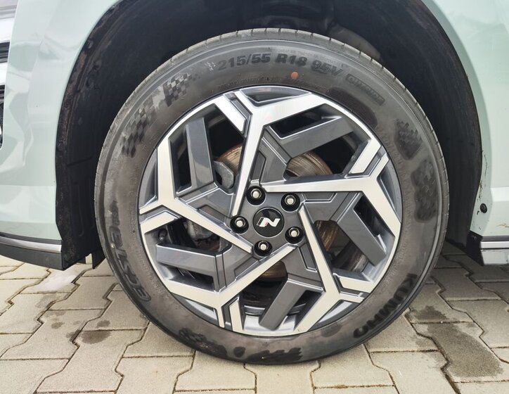 Hyundai Kona SUV / Terénní 1,6 l 146 kw