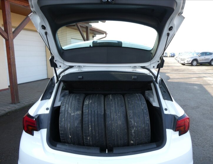 Opel Astra Hatchback 1,6 l 81 kw