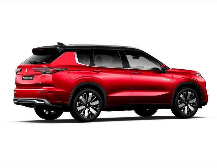 Mitsubishi Outlander SUV / Terénní 2,4 l 225 kw
