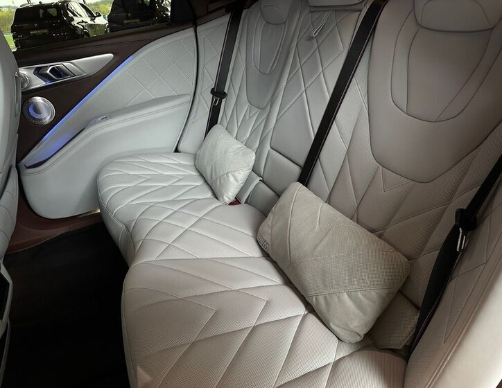 BMW XM SUV / Terénní 4,4 l 480 kw