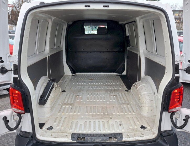 Volkswagen Transporter 16