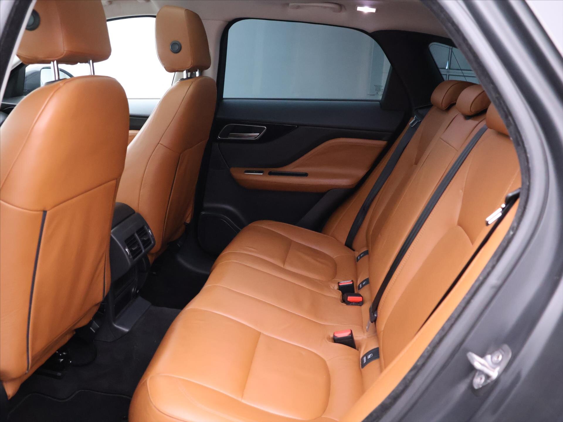 Jaguar F-Pace SUV 2,0 l 132 kw