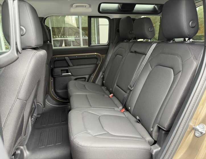 Land Rover Defender SUV 3,0 l 147 kw