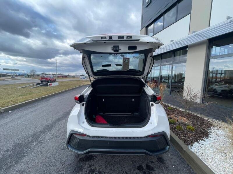 Toyota C-HR SUV / Terénní 1,8 l 98 kw