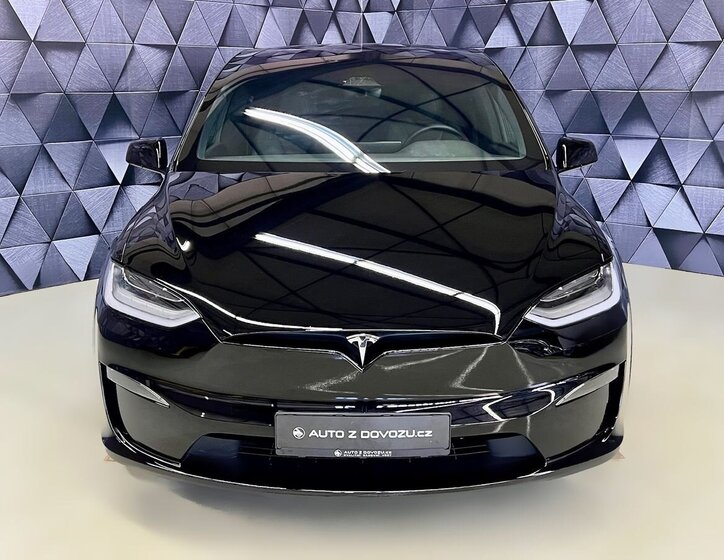 Tesla Model X SUV / Terénní 0,0 493 kw
