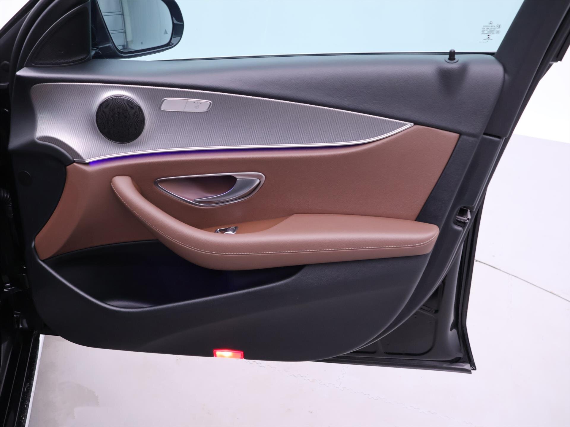 Mercedes-Benz Třídy E Sedan 2,0 l 143 kw