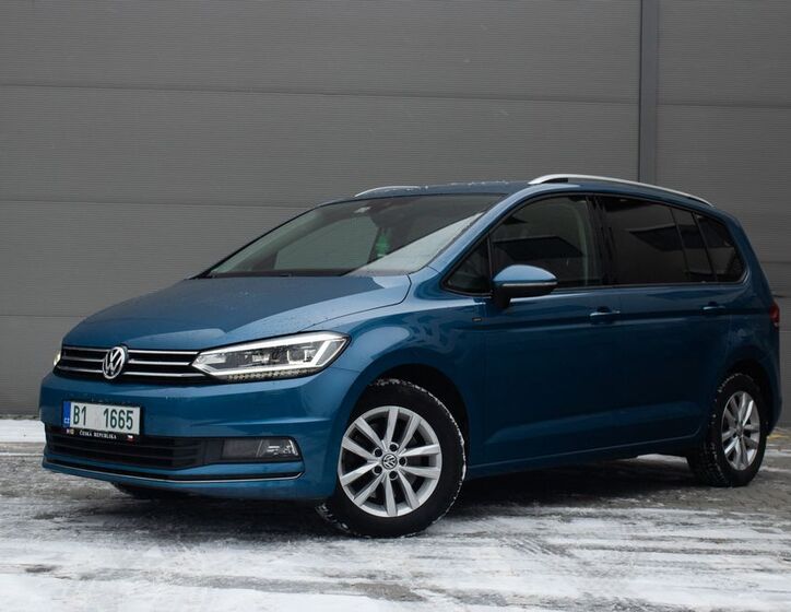 Volkswagen Touran 1