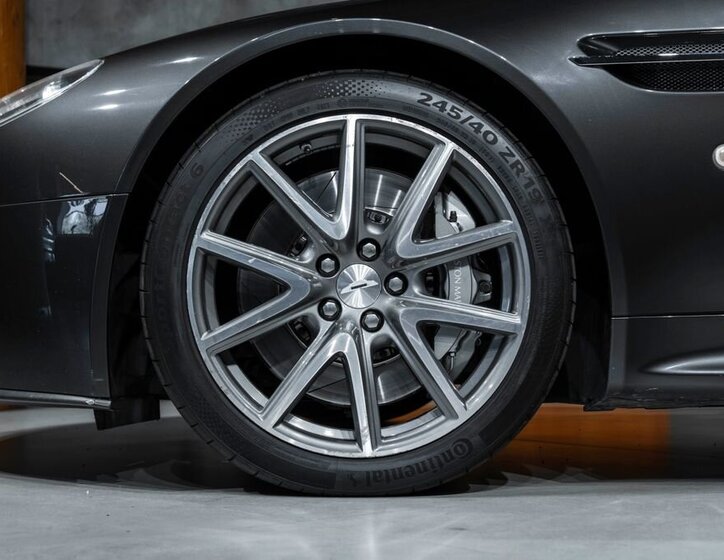 Aston Martin V8 Vantage Kupé 4,7 l 313 kw