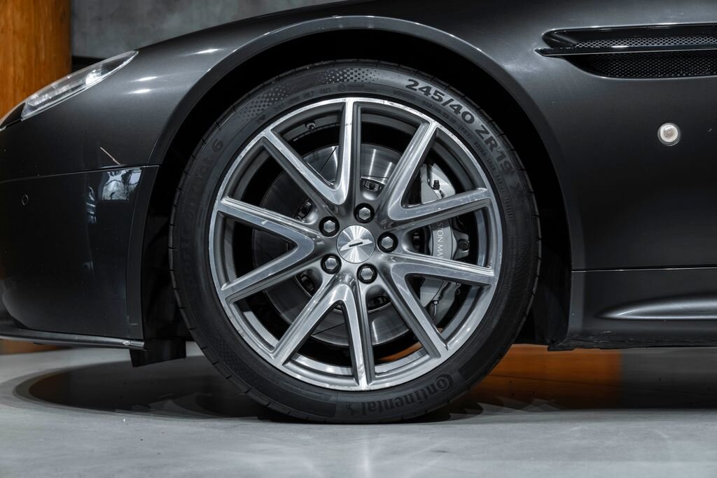 Aston Martin V8 Vantage Kupé 4,7 l 313 kw