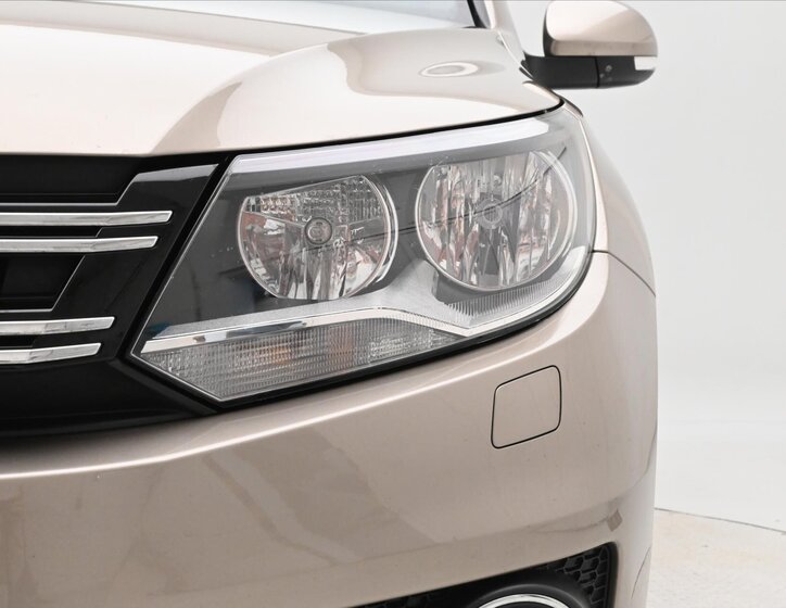 Volkswagen Tiguan SUV 2,0 l 81 kw