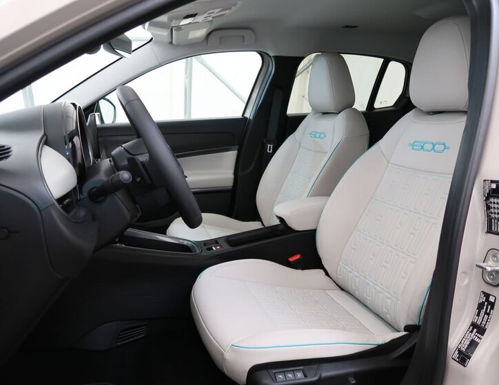 Fiat 600 Hatchback 1,2 l 100 kw