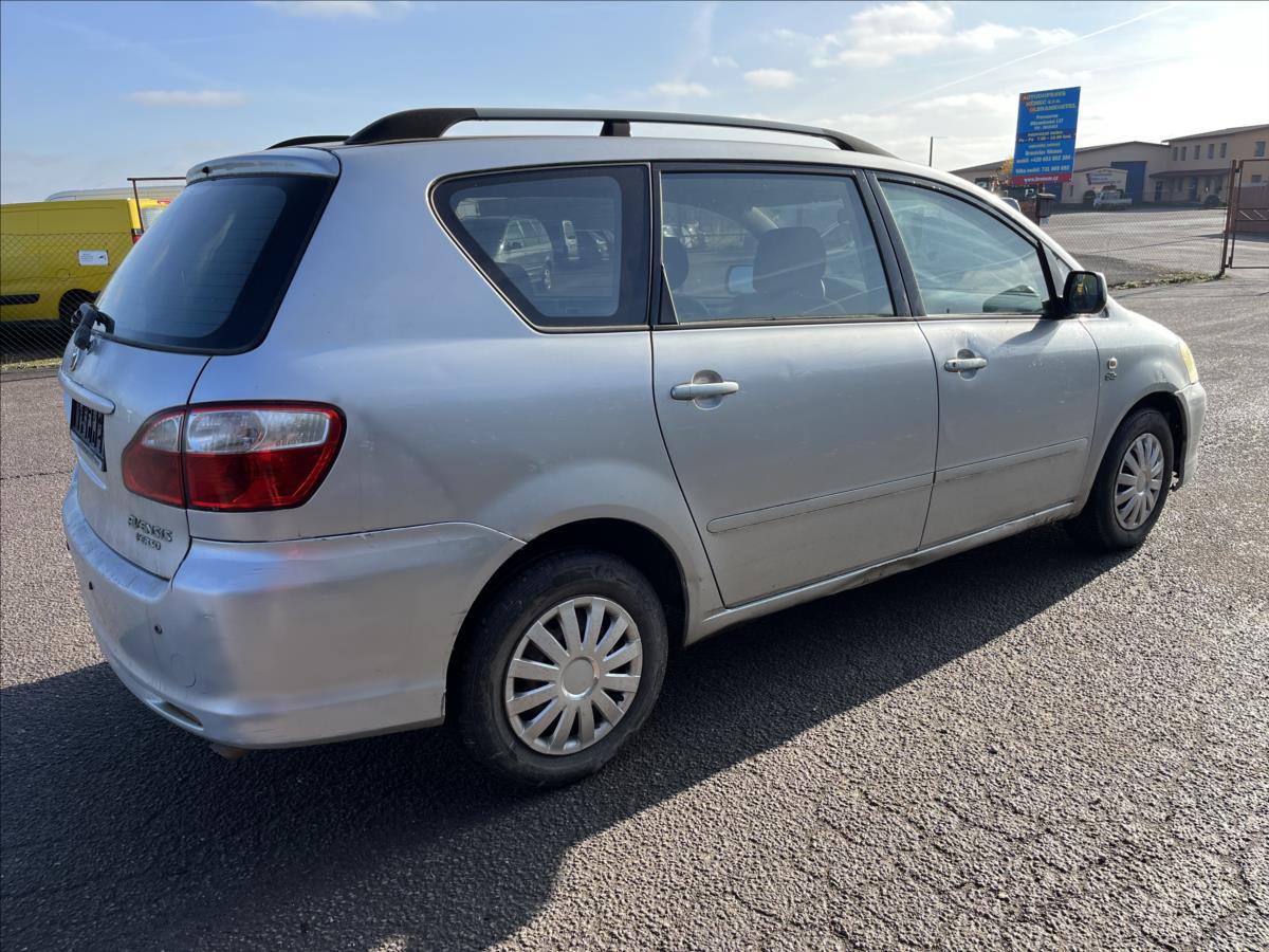 Toyota Avensis Verso