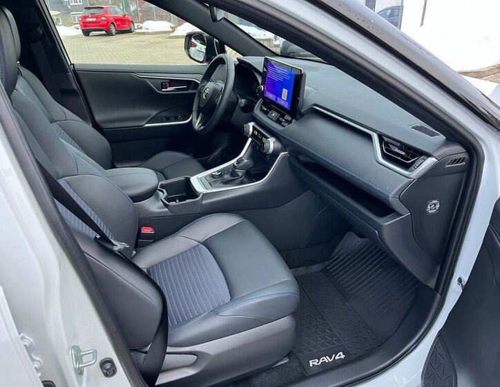 Toyota RAV4 SUV 2,5 l 131 kw