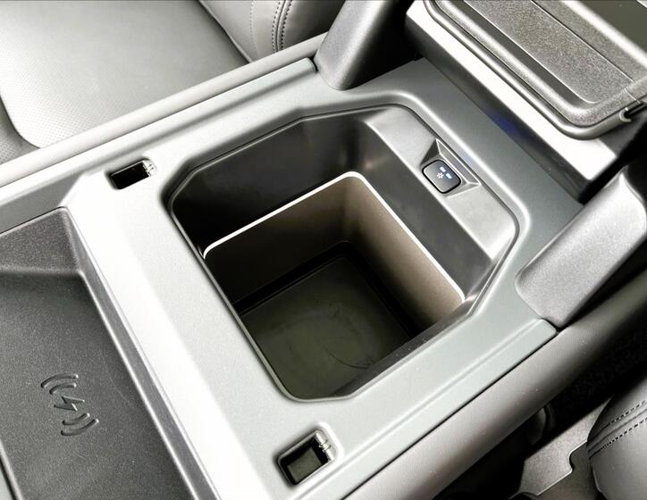 Land Rover Defender 32