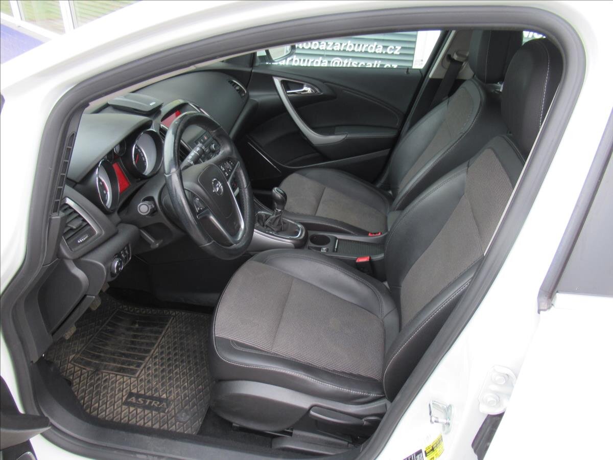 Opel Astra Kombi 2,0 l 121 kw