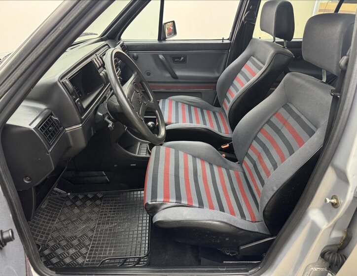 Volkswagen Golf Sedan / Limuzína 1,8 l 79 kw