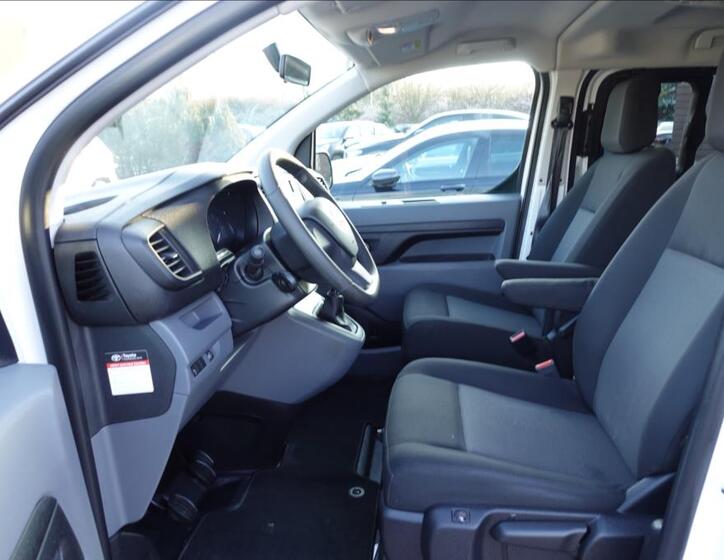 Toyota ProAce Verso 10