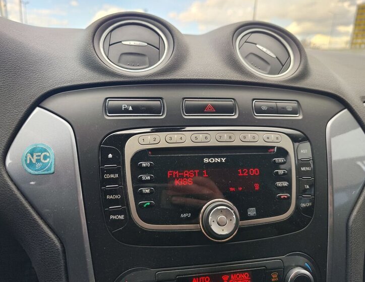 Ford Mondeo Kombi 1,6 l 118 kw