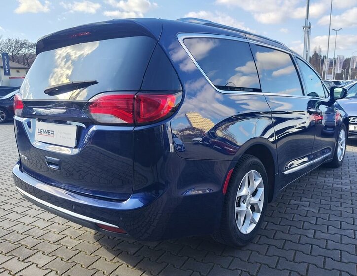 Chrysler Pacifica MPV 3,6 l 211 kw