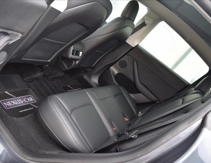 Tesla Model Y SUV / Terénní 0,0 378 kw