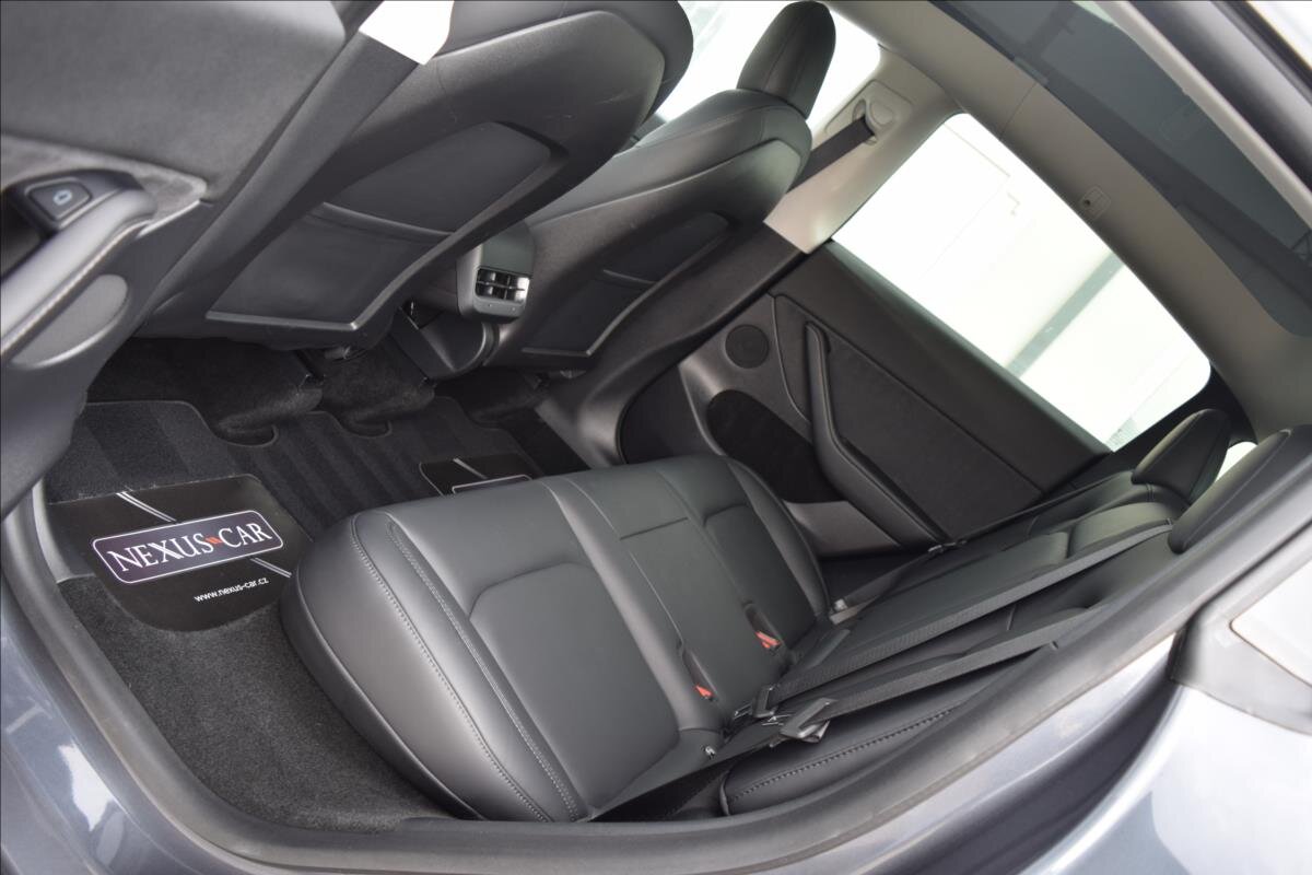 Tesla Model Y SUV / Terénní 0,0 378 kw