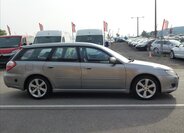 Subaru Legacy Kombi 2,0 l 121 kw