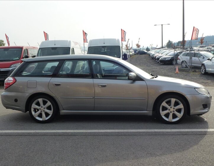 Subaru Legacy Kombi 2,0 l 121 kw