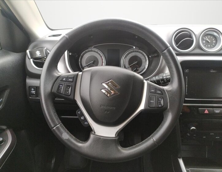 Suzuki Vitara 11