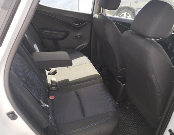 Hyundai ix20 MPV 1,4 l 57 kw