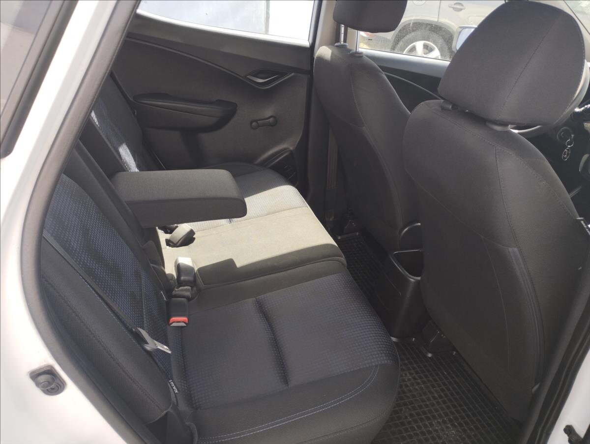 Hyundai ix20 MPV 1,4 l 57 kw