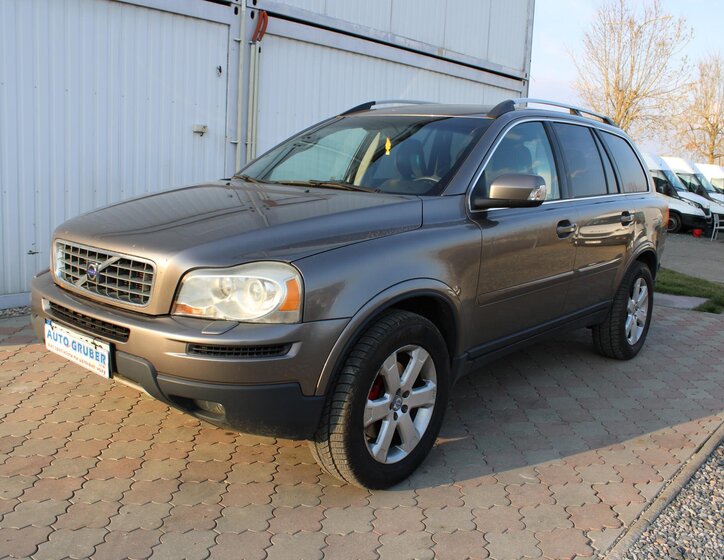 Volvo XC90 SUV / Terénní 2,4 l 136 kw
