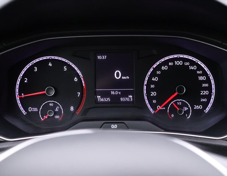 Volkswagen T-Roc SUV / Terénní 999,0 85 kw