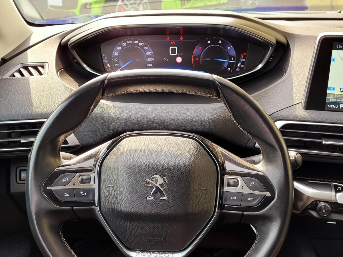 Peugeot 3008 SUV / Terénní 1,5 l 96 kw