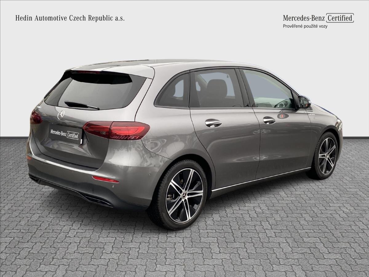 Mercedes-Benz Třídy B MPV 1,3 l 100 kw