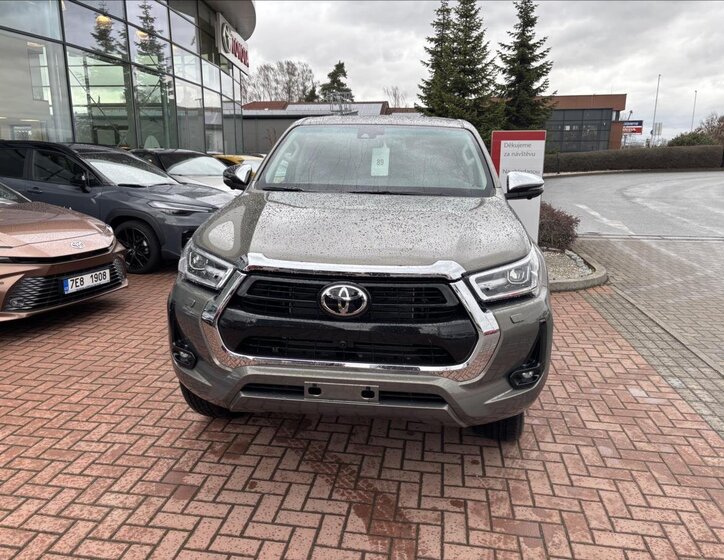 Toyota Hilux Pick-up 2,8 l 150 kw
