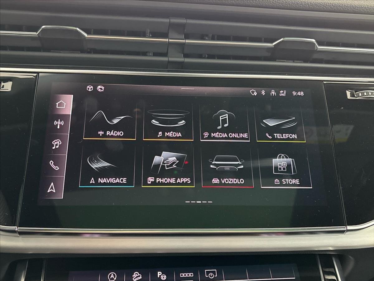 Audi Q8 SUV / Terénní 3,0 l 210 kw