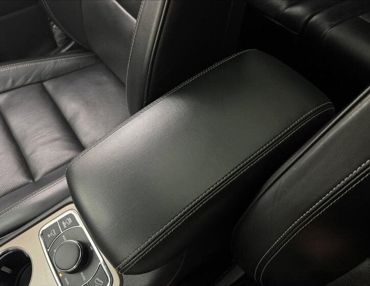 Jeep Grand Cherokee 30