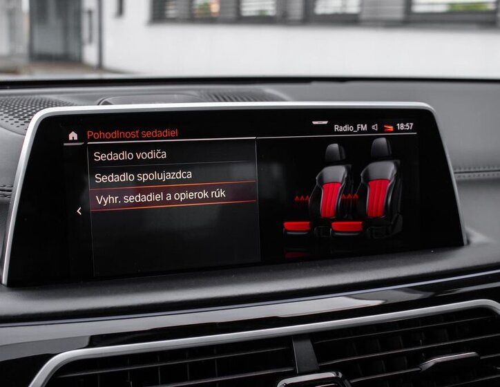 BMW Řada 7 Sedan 3,0 l 294 kw